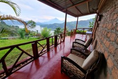 Bwindi-NP-Lake-Mulehe-Gorilla-Lodge-01